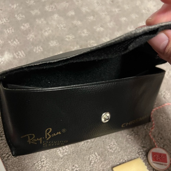 Ray-Ban Women’s Aviator Sunglasses - Picture 2 of 6